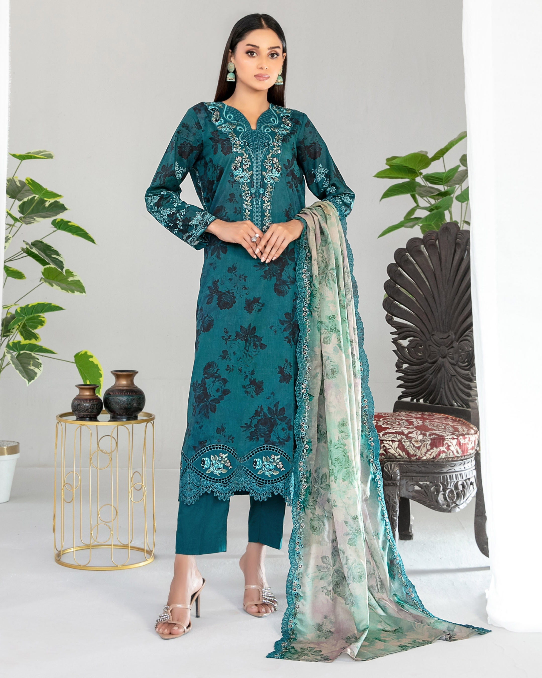 Teyana 3-Piece Embroidered Lawn by Tawakkal (D-3083)