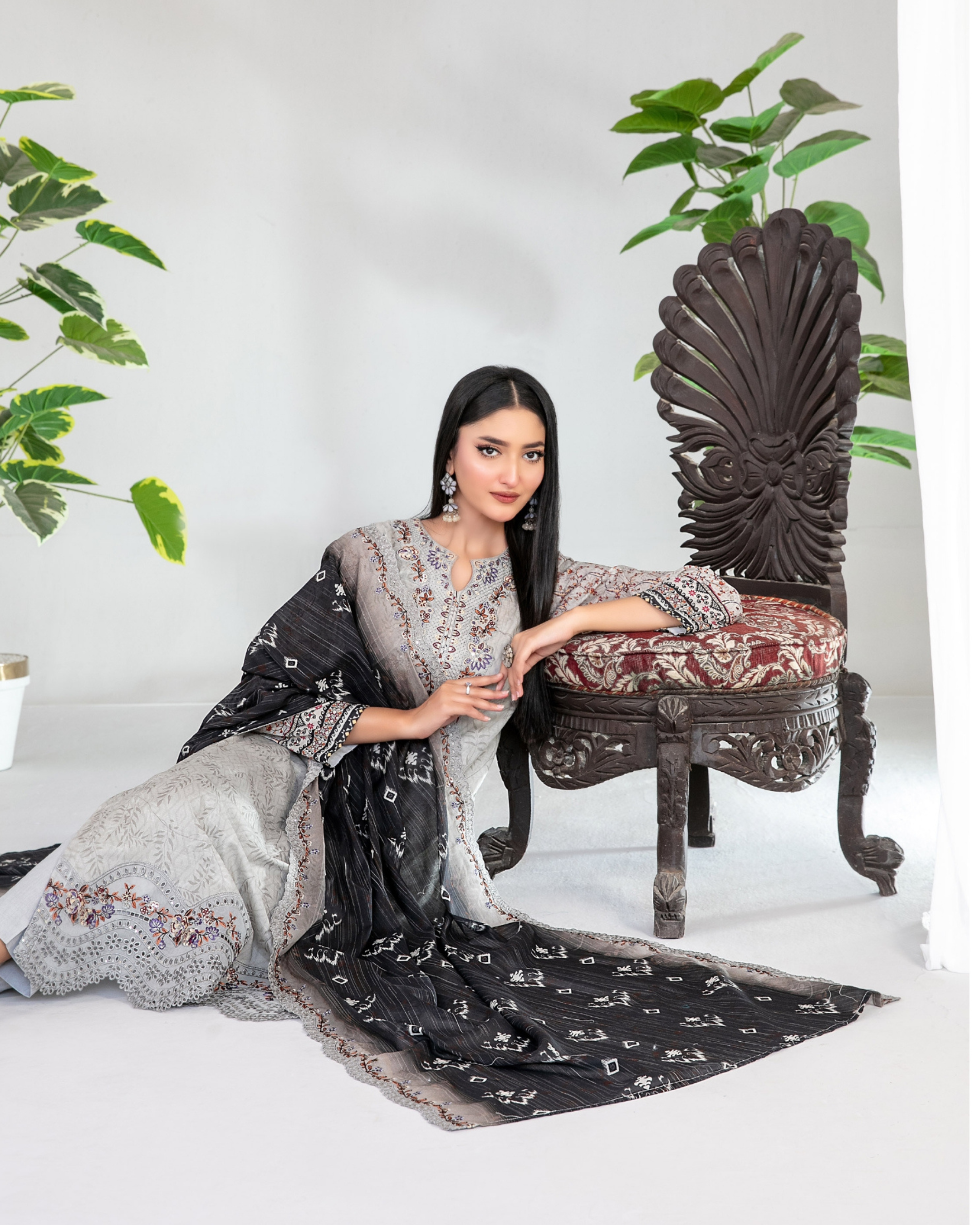 Teyana 3-Piece Embroidered Lawn by Tawakkal (D-3085)