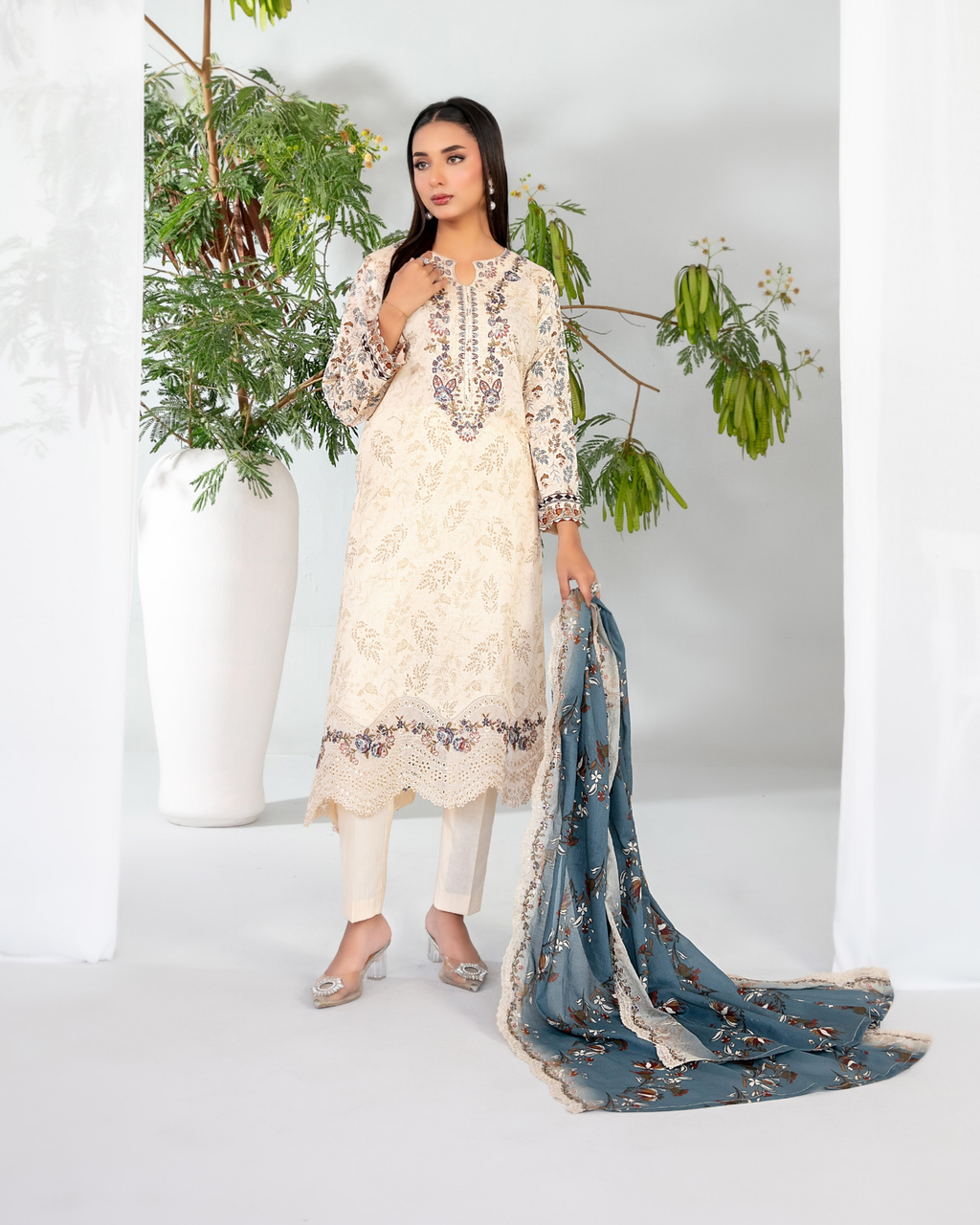 Teyana 3-Piece Embroidered Lawn by Tawakkal (D-3084)