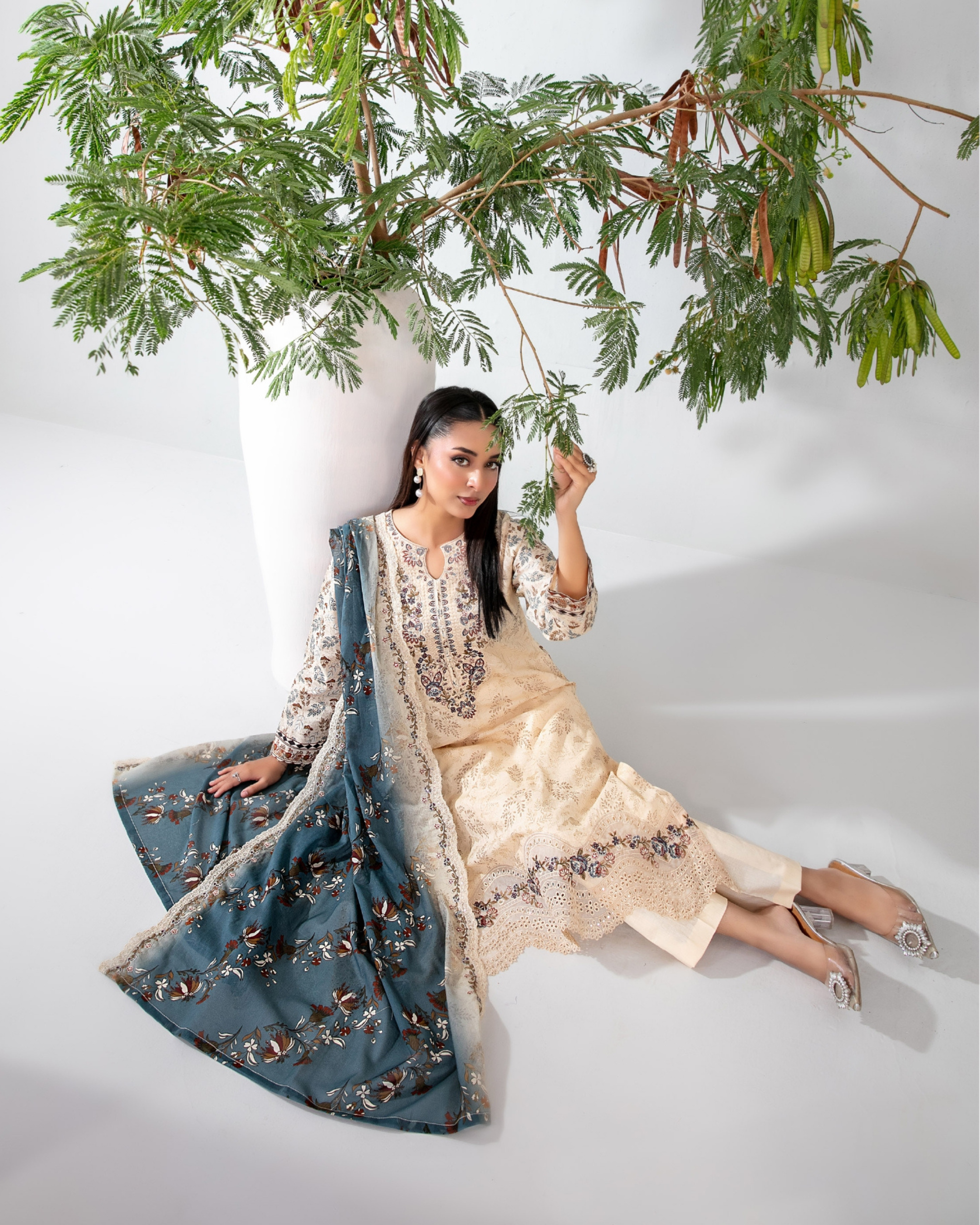 Teyana 3-Piece Embroidered Lawn by Tawakkal (D-3084)