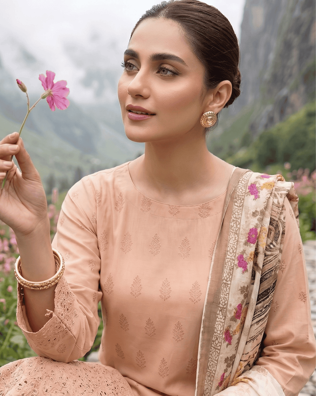 Esra 3-Piece Chickenkari Lawn by Dr. Haris (ESR-014)