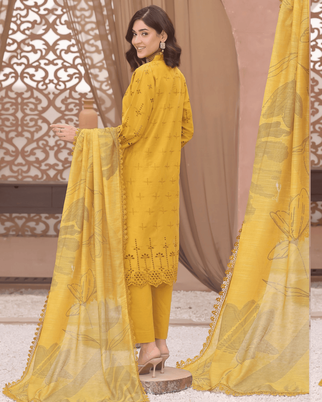 Dr Shiffli 3-Piece Embroidered Lawn by Dr. Haris (DRS-022)