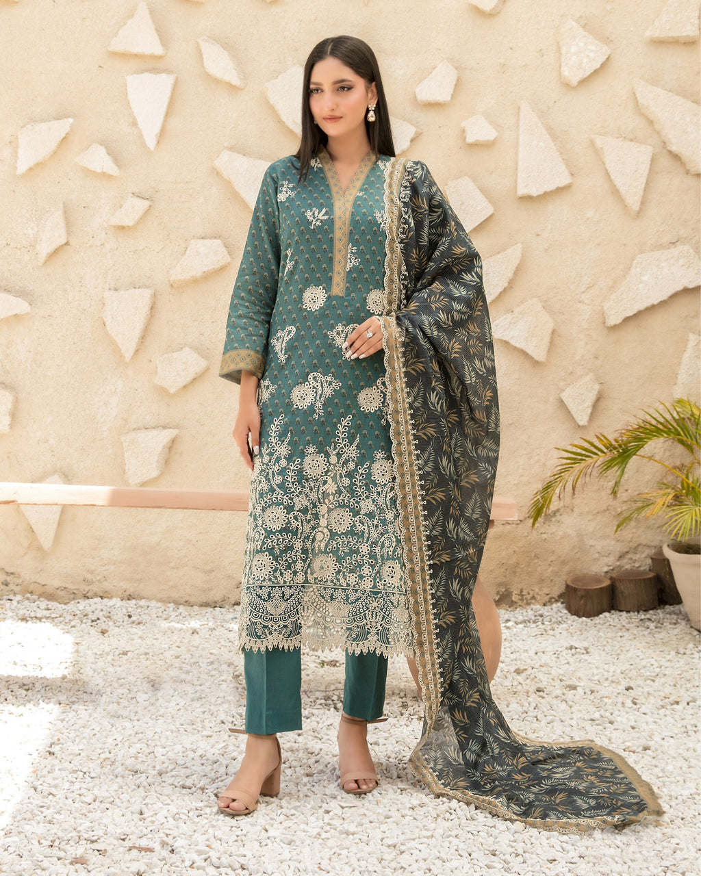 Neel 3-Piece Embroidered Lawn by Tawakkal (D-4121)