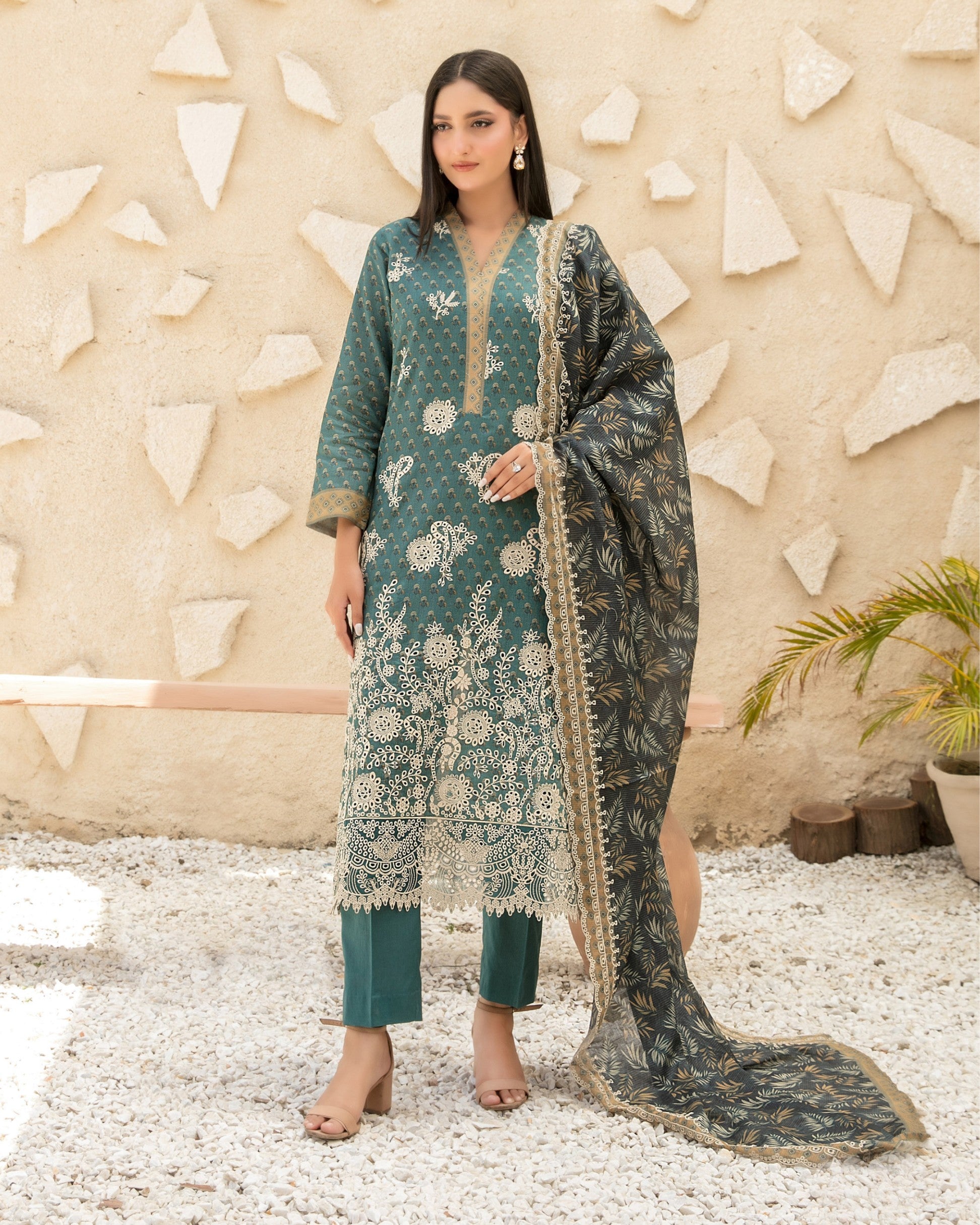 Neel 3-Piece Embroidered Lawn by Tawakkal (D-4121)